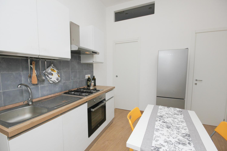 Others 4, Desdemona Rooms, Napoli