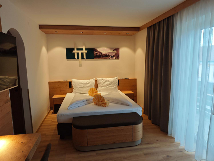 Others 4, Hotel Thier, Neunkirchen