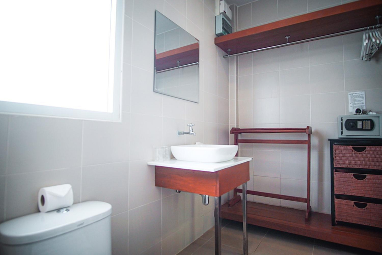 Bathroom 4, Capricorn Village, Pulau Phuket