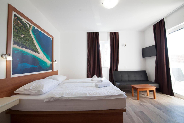 Bedroom 3, Hotel Villa Amorena, Bol