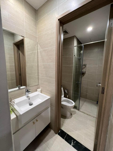 Bathroom, Beautiful city sight apartment with green around, District 9