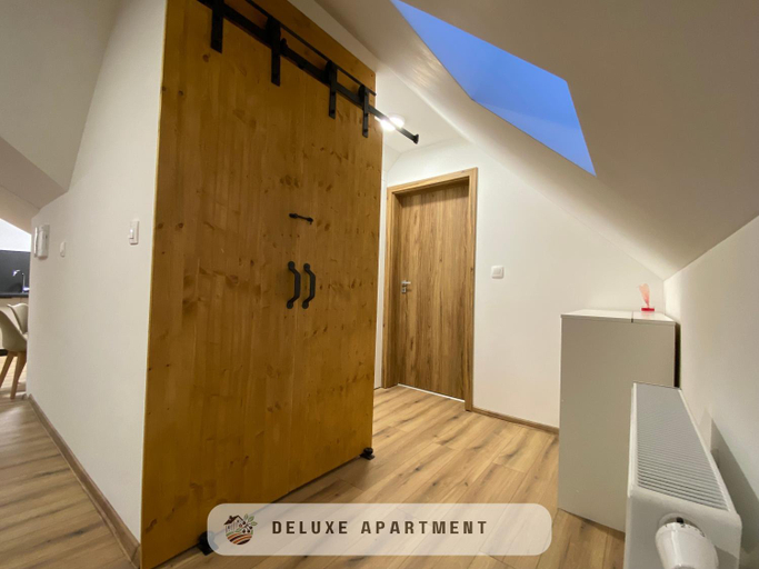 Others 2, Apartmanovy dom Visnove, Žilina
