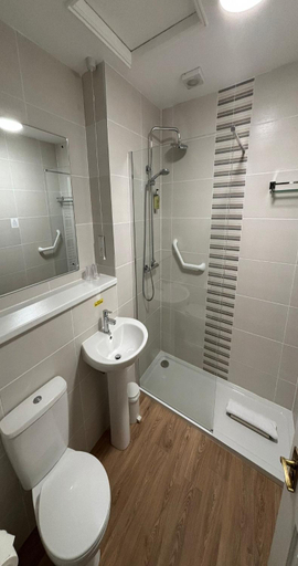 Bathroom 4, The Osborne Apartments, Torbay