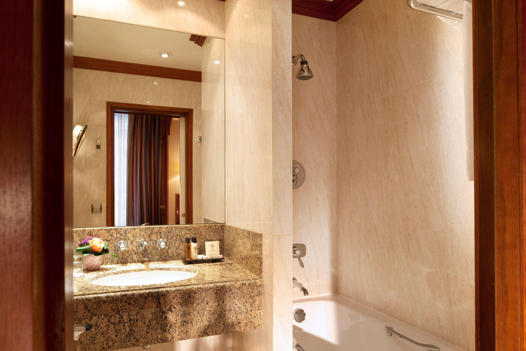 Bathroom 4, Hotel L'Horset Opera, BW Premier Collection, Paris