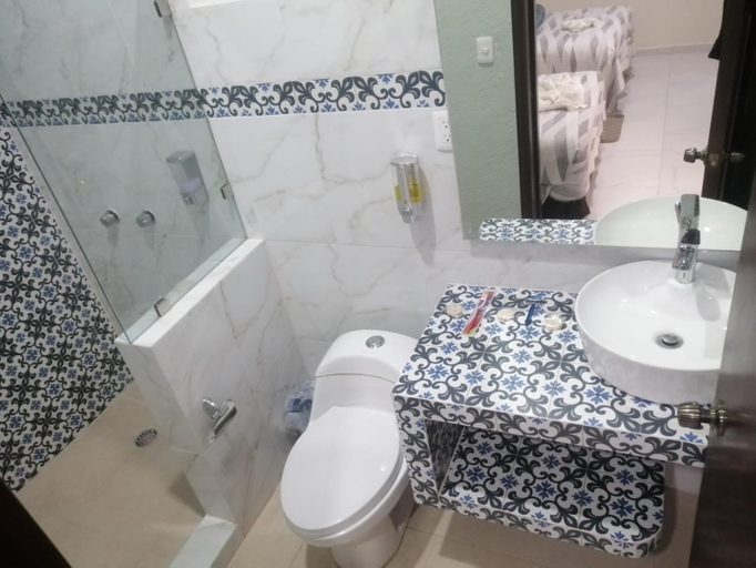 Bathroom 3, HOTEL MI HERMOSO DOLORES, Dolores Hidalgo