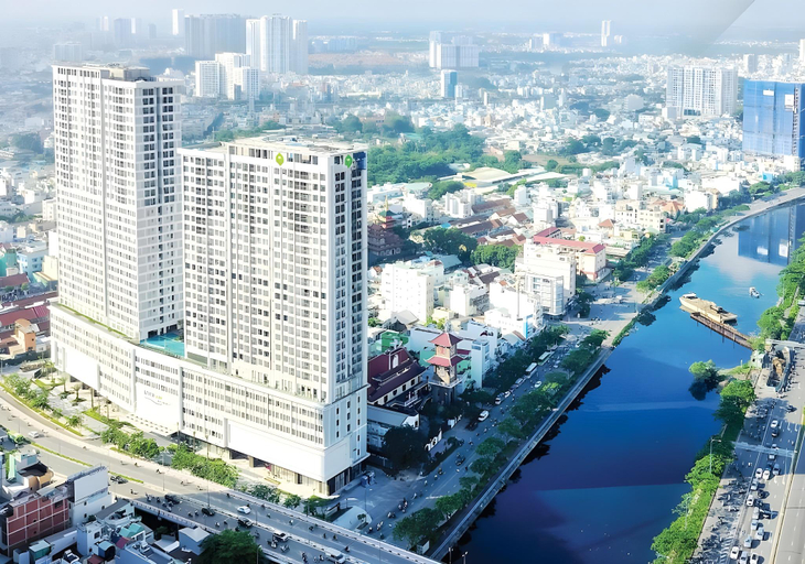 Others 4, Rivergate Garden Pool Signature, District 4