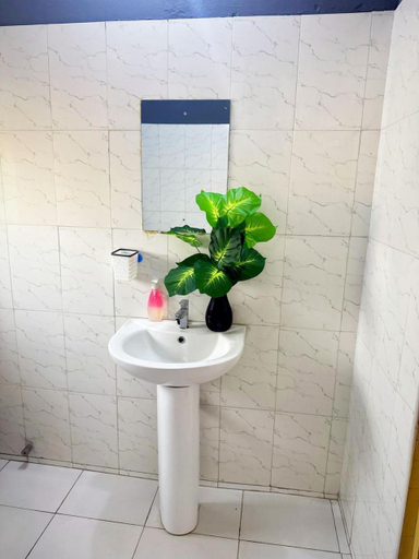 Bathroom 4, Estepona Playa, Accra