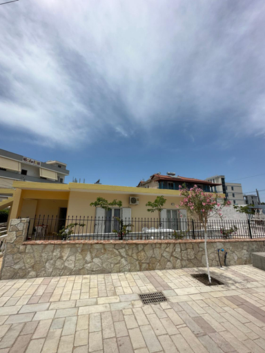 Others 4, Guesthouse Agalliu, Sarandës