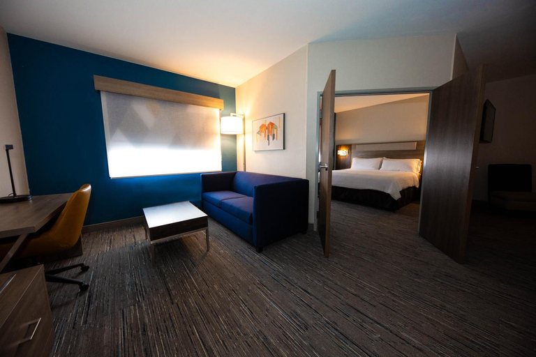 Bedroom 4, Holiday Inn Express & Suites CANYON by IHG, Randall