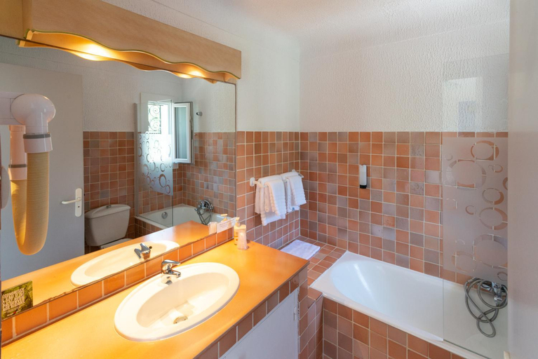 Bathroom 3, HOTEL LA QUIETUDE, Var