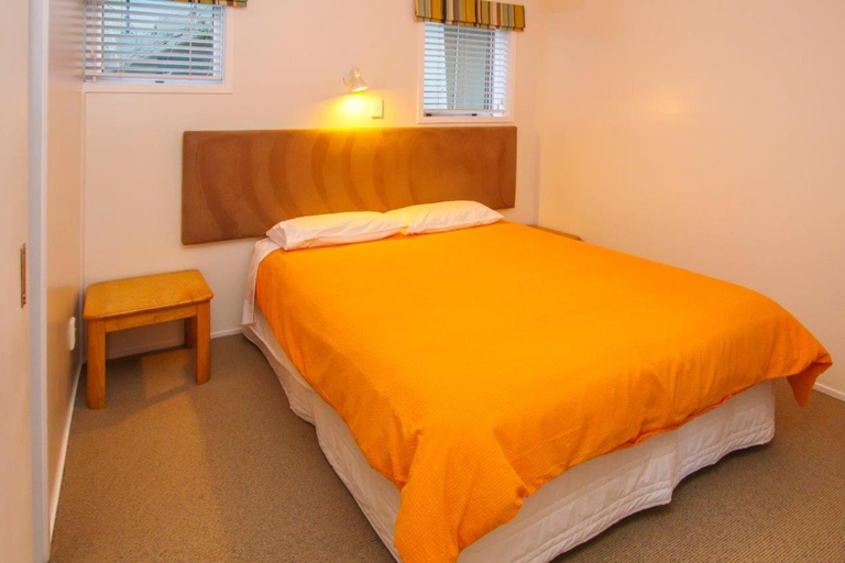 Bedroom 2, Seabeds Backpackers, Far North
