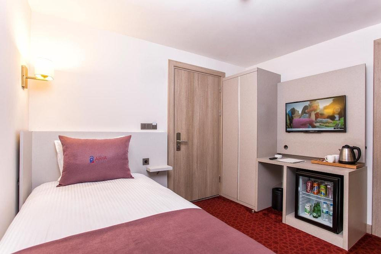 Bedroom 3, Perla Arya Hotel, Konak