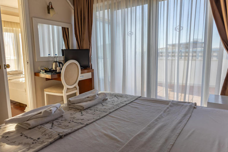 Bedroom 3, Sentinus Beach Hotel, Kuşadası