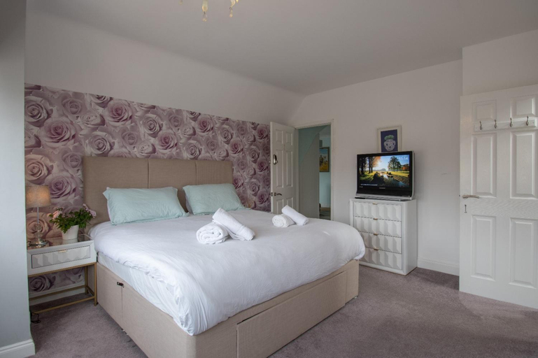 Others 2, Elegant and spacious private room with ensuite, Luton