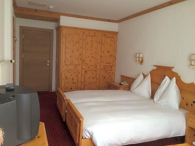 Bedroom 3, Schweizerhof Pontresina, Maloja