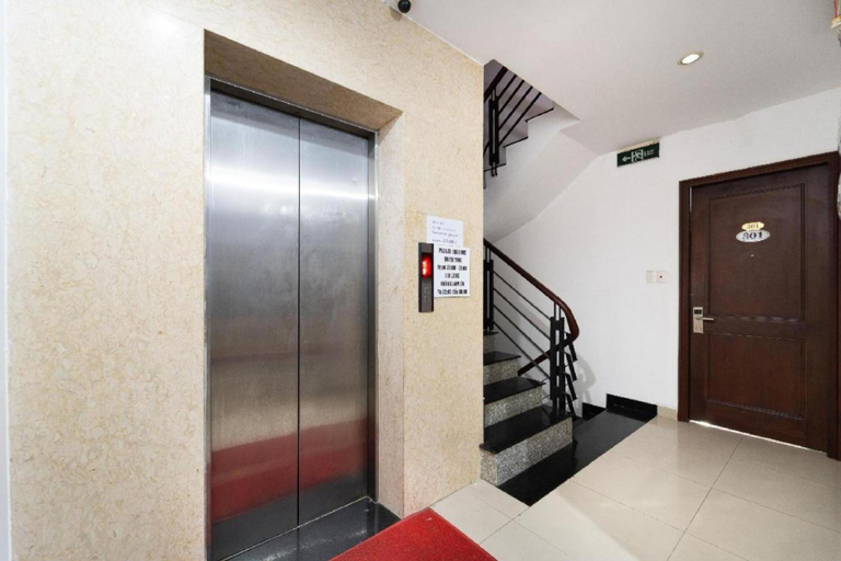 Public Area 2, Dancenter O Cozy 5 Hotel Near SECC, District 7