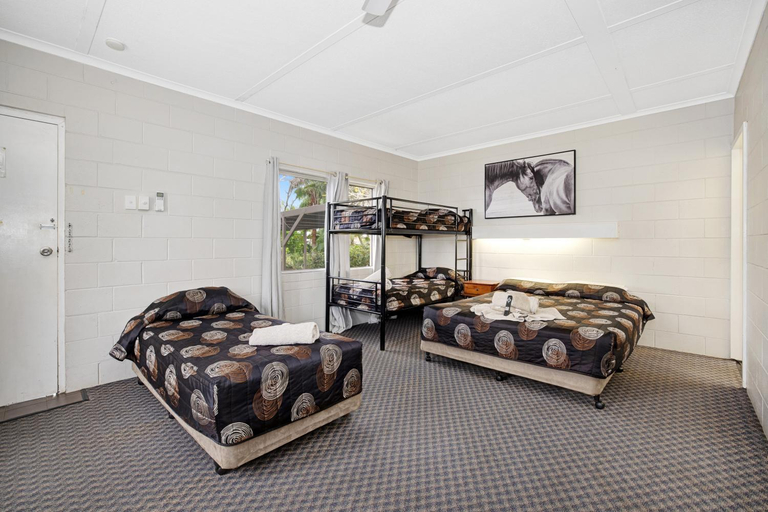 Bedroom 2, Hillview Motel Charters Towers QLD, Charters Towers