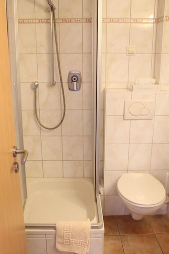 Bathroom 4, Hotel Weinhof, Cochem-Zell