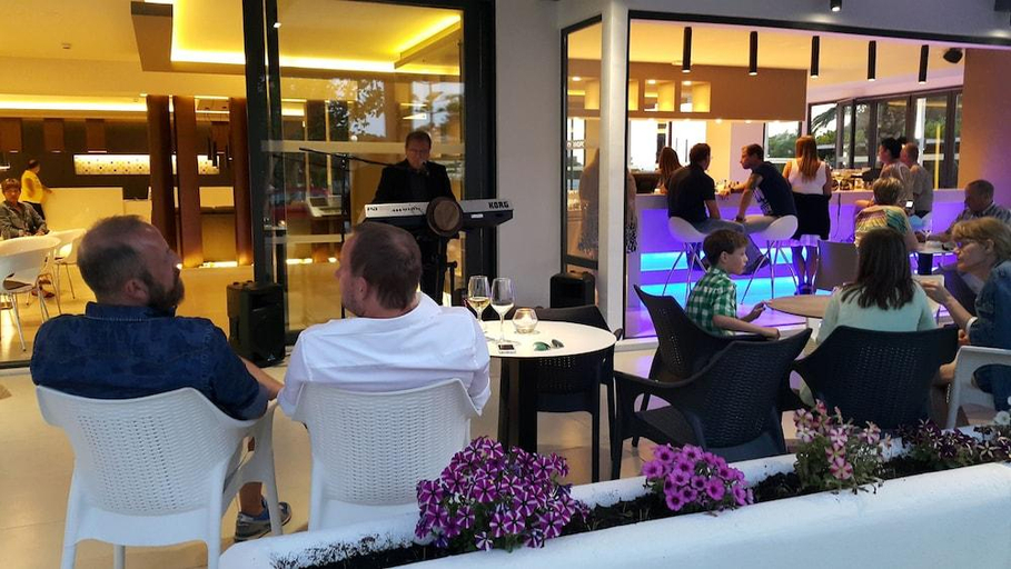 Food & Drinks 4, More Meni Cosmopolitan Hotel, South Aegean