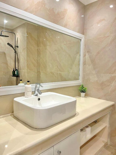 Bathroom 4, La Mirada Deluxe Suites with Oceanview, Lapu-Lapu City