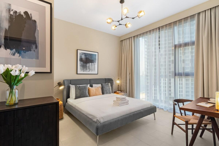 Others 4, Bright 2BR, Top tower Creek Rise, Dubai