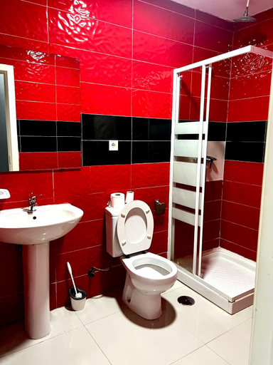 Bathroom 3, Hostal Gracias, Madrid