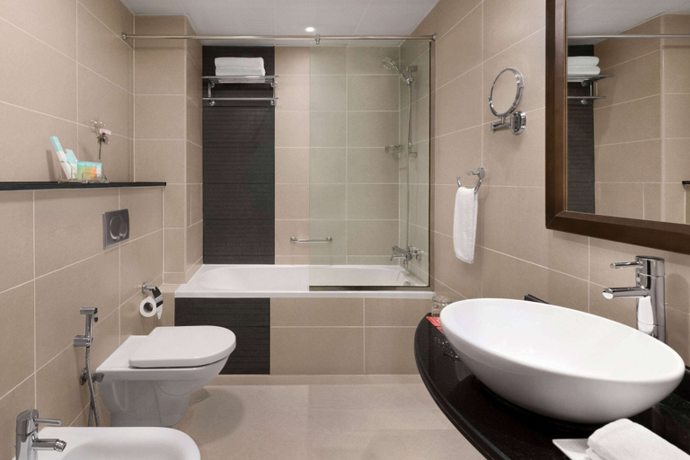 Bathroom 4, Ramada By Wyndham Deira, Dubai