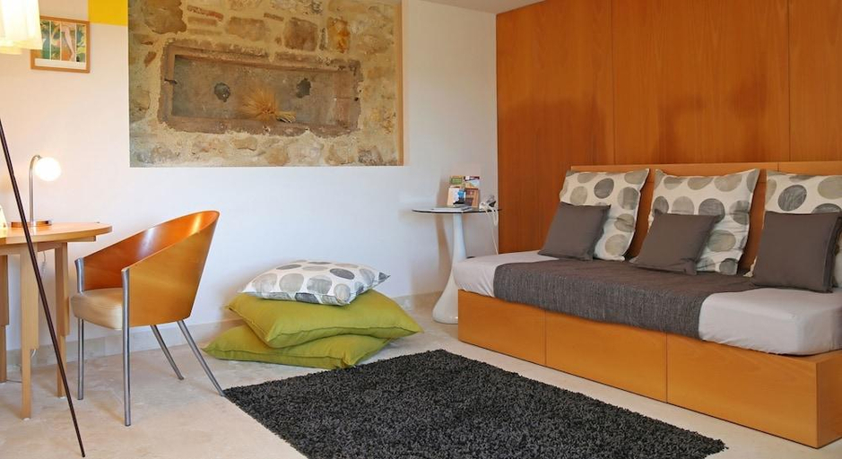 Bedroom 3, Chateau de Salettes, Tarn