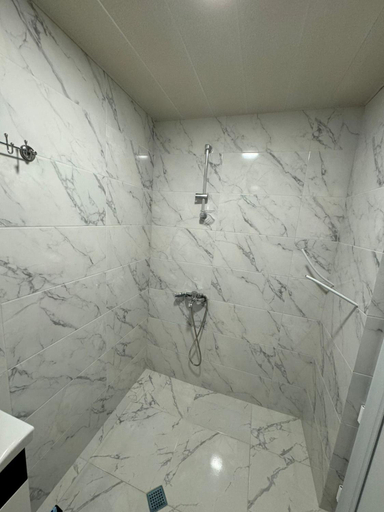 Bathroom 5, Likuna, Kobuleti