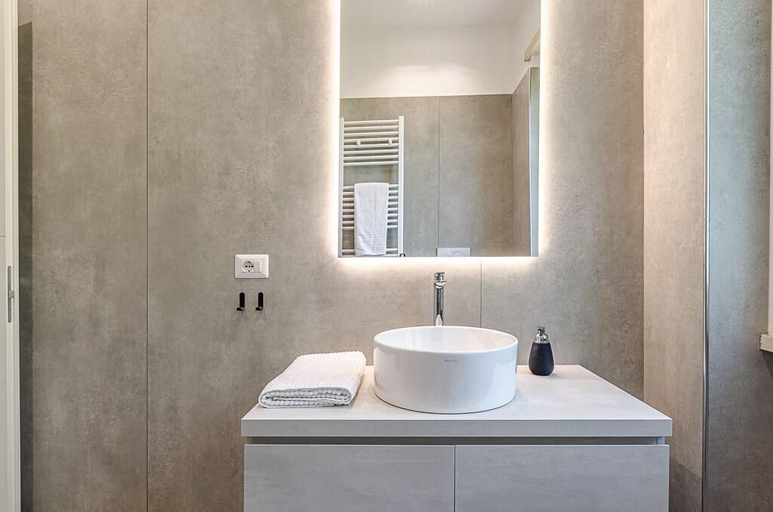 Bathroom 3, Domus Campi Flegrei, Roma