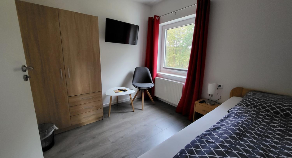 Others 4, Ullas Gastehaus, Heidekreis