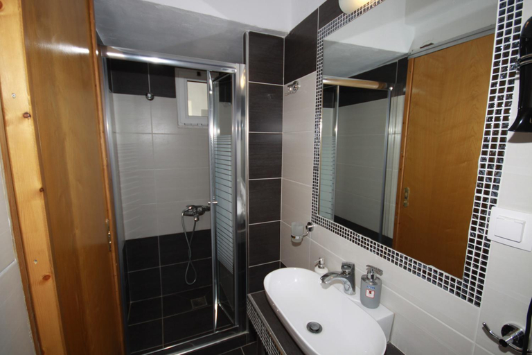Bathroom 2, ZEPHYROS ROOMS, Central Macedonia