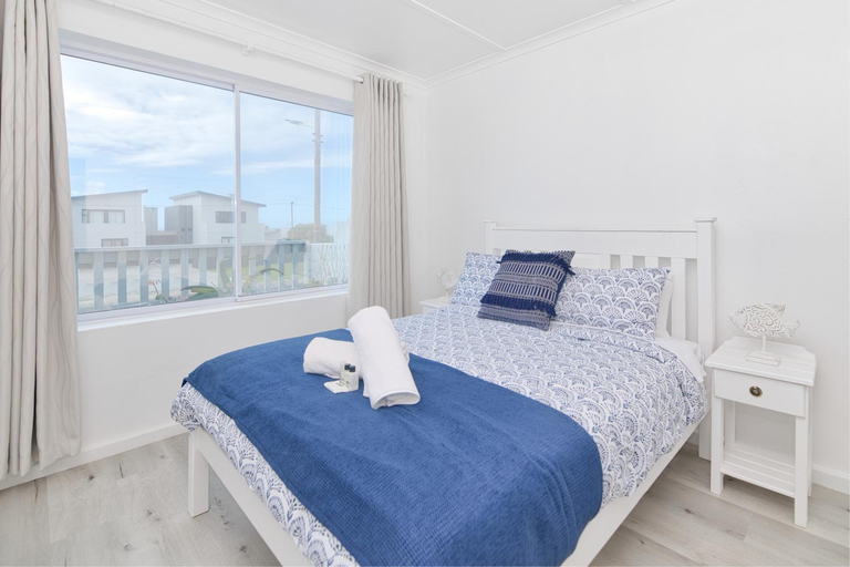 Bedroom 2, Beachcombers, Overberg
