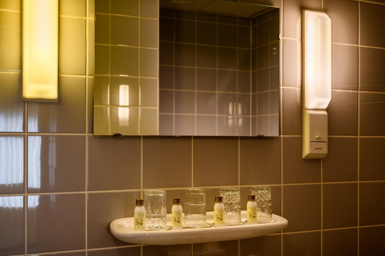 Bathroom 4, Hotel Pension Homeland, Amsterdam