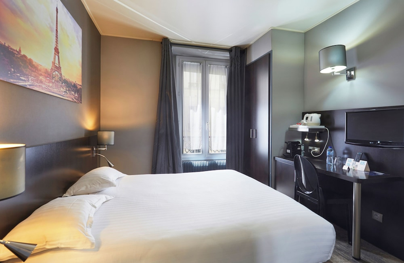 Bedroom 3, Jardin de Villiers, Paris