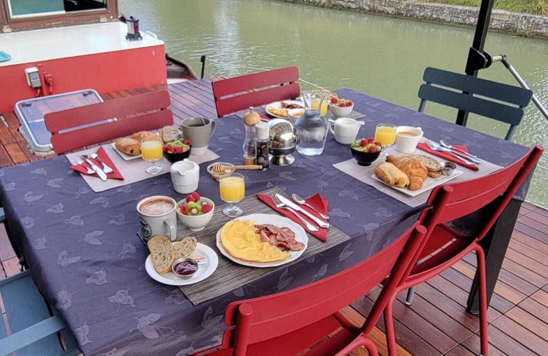 Food & Drinks 4, Peniche d hotes Mirage, Aude