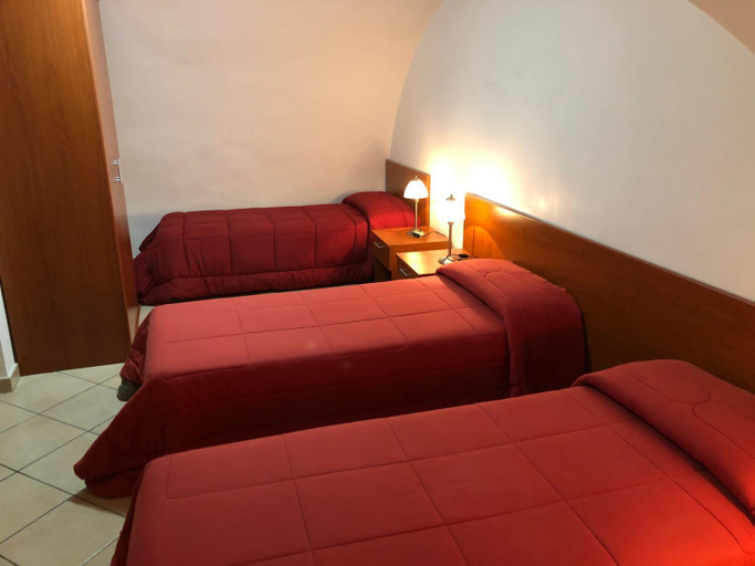 Others 4, B&B Tarasia, Ragusa