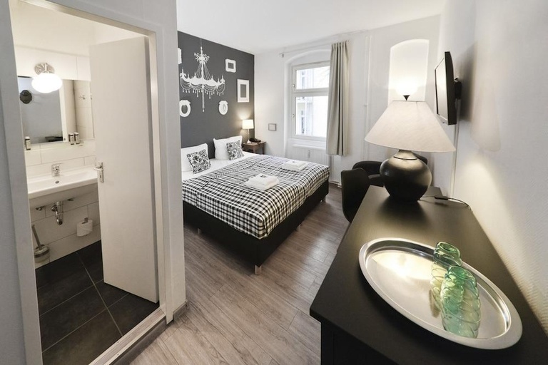 Bedroom 3, Old Town Hotel, Berlin