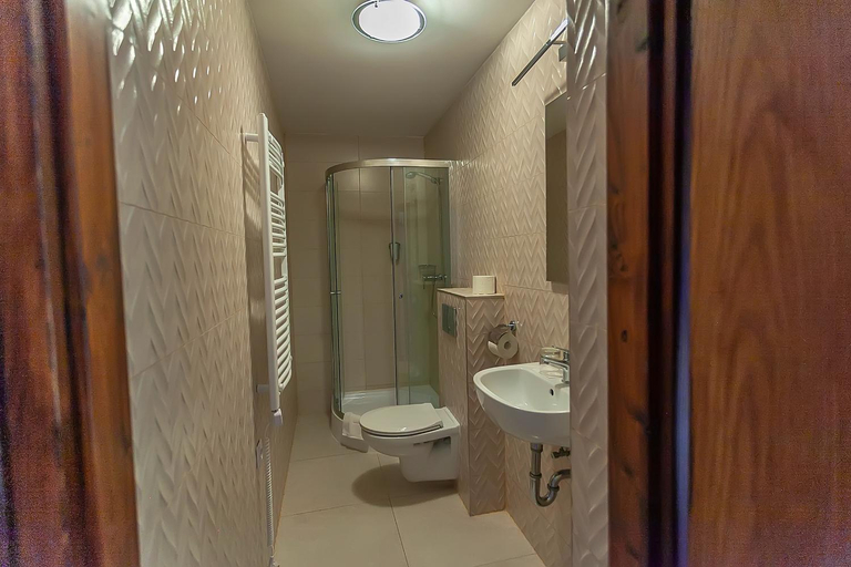 Bathroom 2, Belga Boutique Panzio, Debrecen