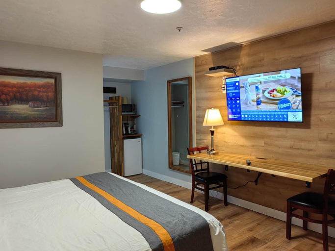 Bedroom 3, Harbour Light Motel, Nanaimo