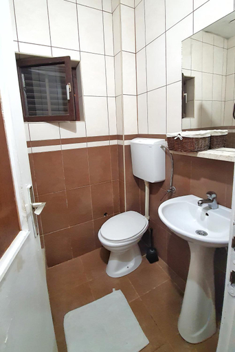 Bathroom 3, Vojinovic Apartments