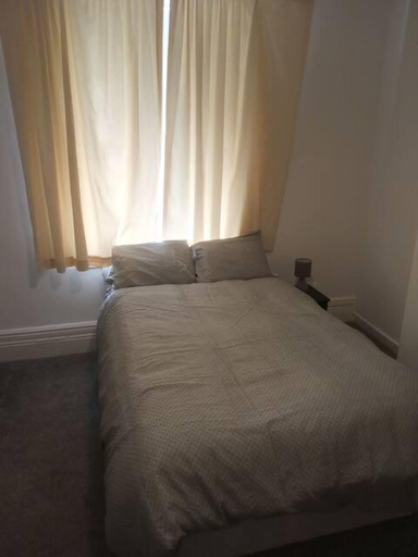 Others 2, Double-bed (E1) close to Burnley city centre, Lancashire