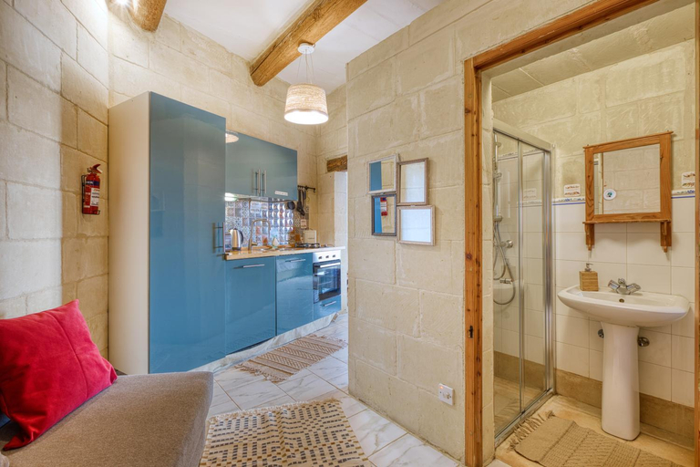 Bathroom 4, Dar Ix-Xemx