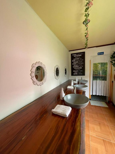 Bathroom 5, Passion Nai Harn Guesthouse, Pulau Phuket