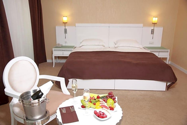 Bedroom 2, Amber Hotel, Baku
