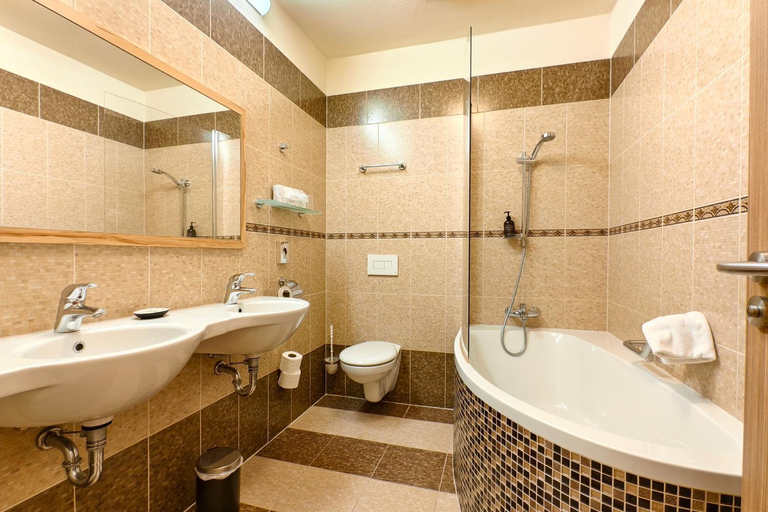 Bathroom 3, Hotel Zlata Vcela, Domažlice