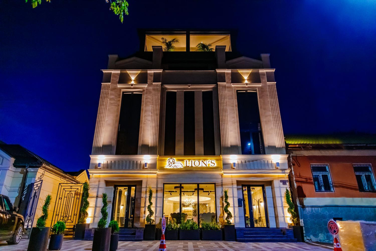 Exterior & Views 1, Lion's Hotel