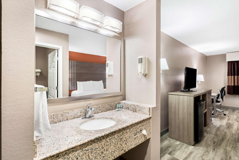 Bathroom 4, Best Western Gateway Inn, Yazoo
