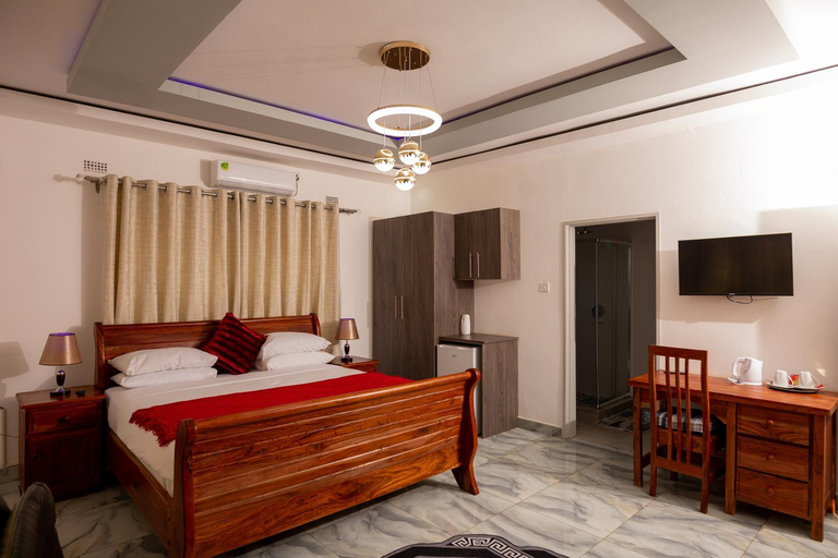 Bedroom 2, Amakhosi Hotel, Hwange