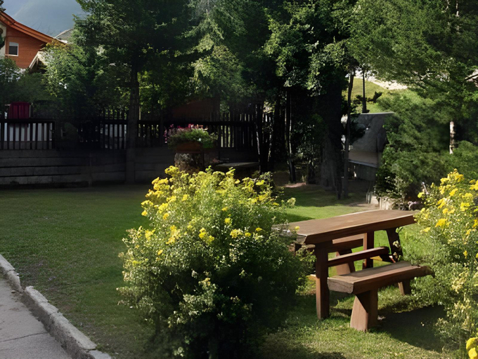 Others 5, Hotel Alpha, Visp